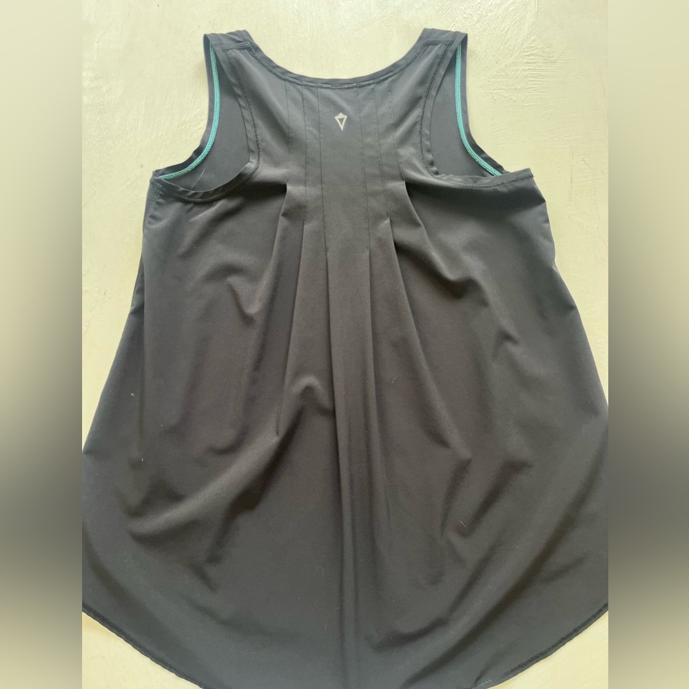 IVIVVA BY LULULEMON tank top girls size 10